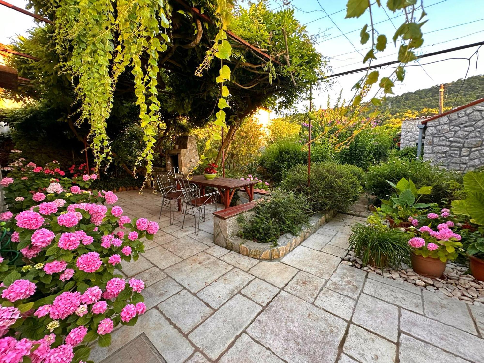 Apartments Cvita Veli Losinj Exterior photo