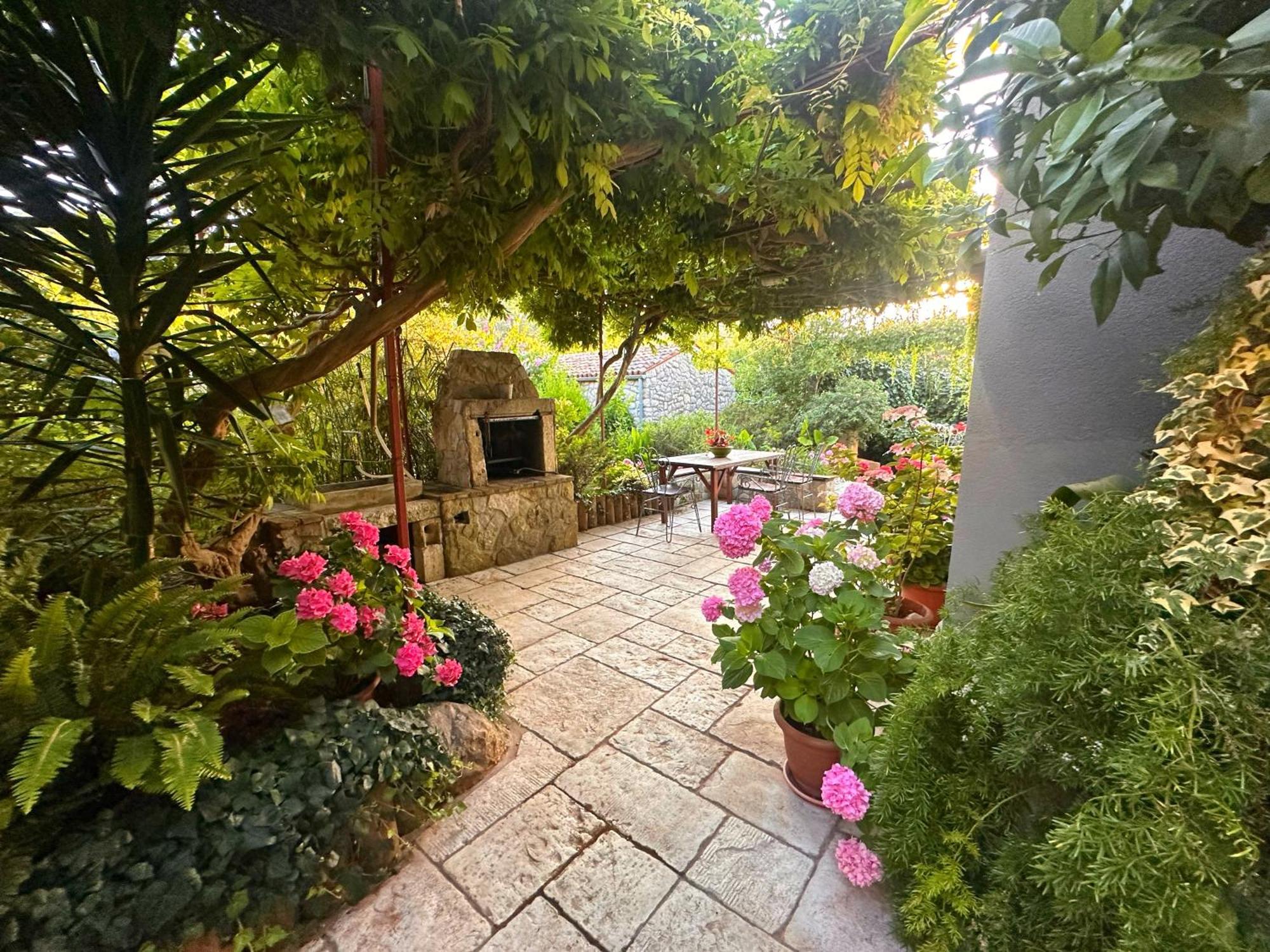 Apartments Cvita Veli Losinj Exterior photo